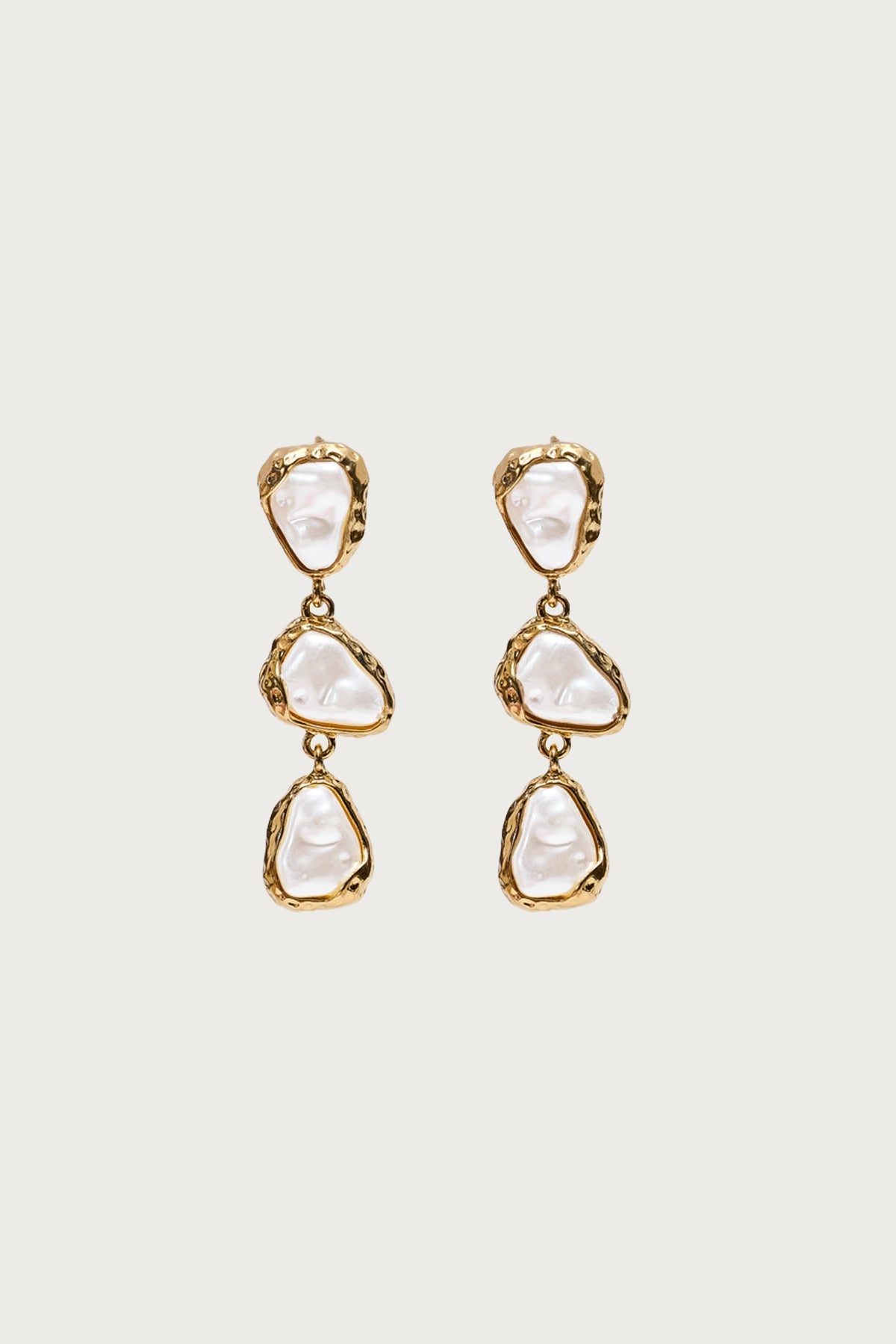 So Pearly Dangle Earrings