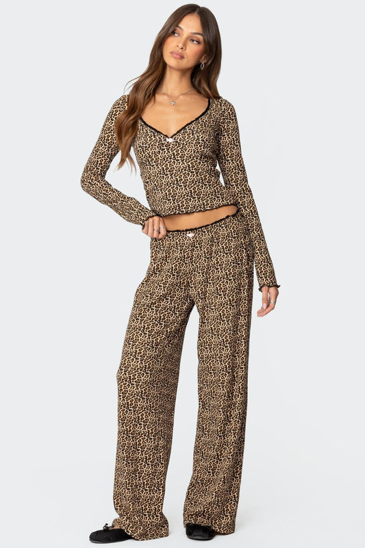 Lue Leopard Printed Ribbed V Neck Top
