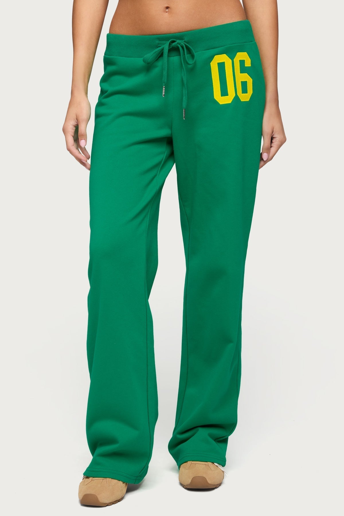 06 Sweatpants
